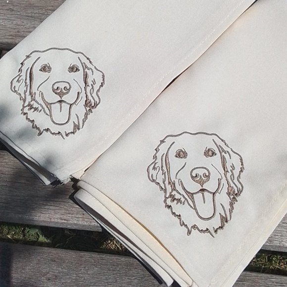 Golden Retriever embroidered fabric napkins - Set of 4 - Custom gift for dog mom - Picture 6 of 7